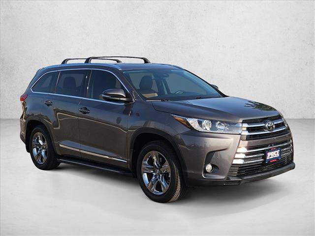 Used 2017 Toyota Highlander Limited Platinum AWD/4WD image 3