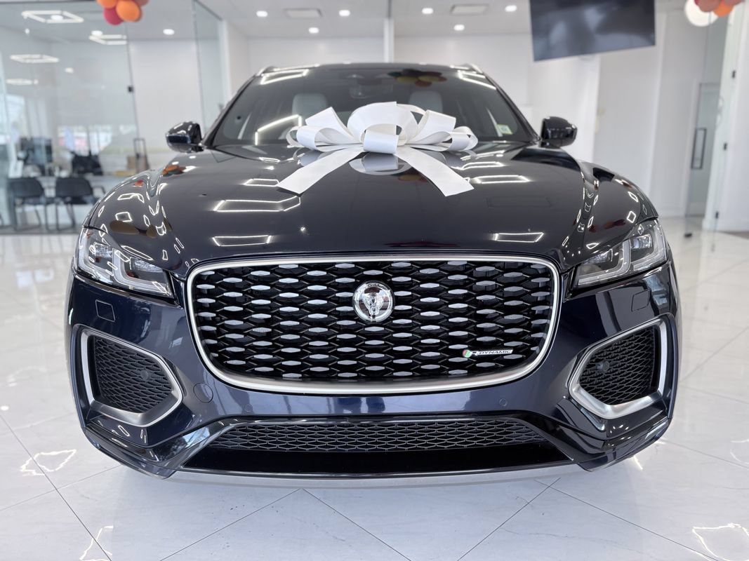Used 2023 Jaguar F-PACE R-Dynamic S AWD/4WD image 2