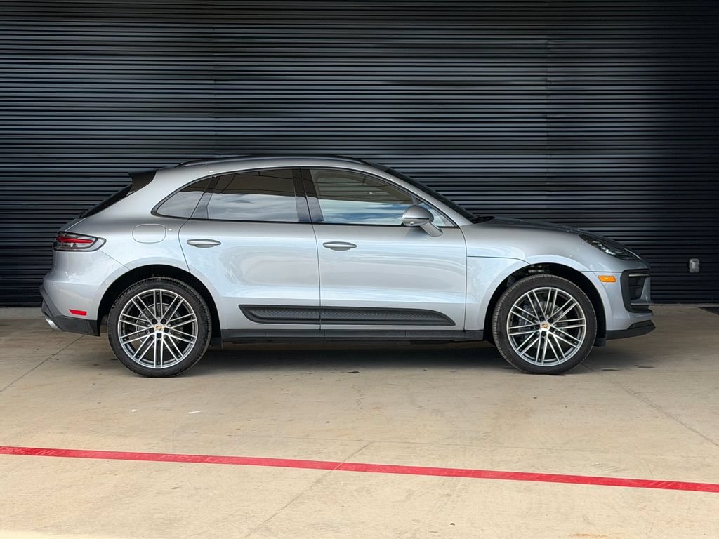 Certified 2026 Porsche Macan AWD/4WD image 10