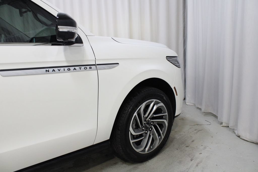 New 2027 Lincoln Navigator L Reserve AWD/4WD image 27