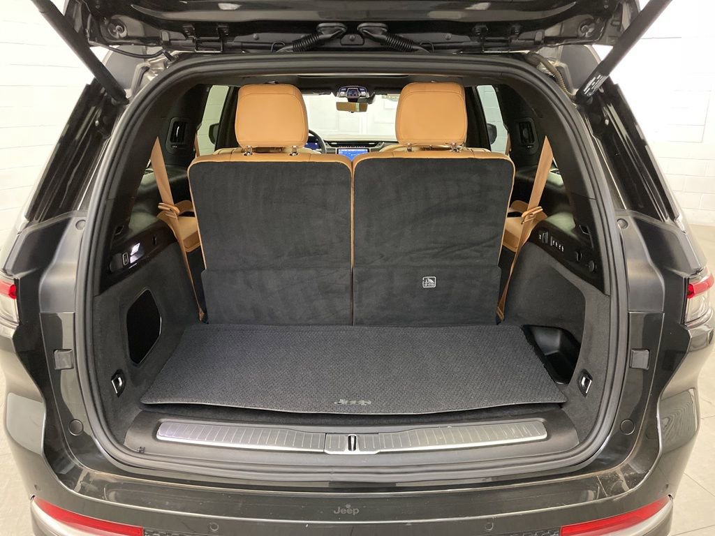 Certified 2022 Jeep Grand Cherokee L Summit w/ Advanced Protech Group IV AWD/4WD image 27