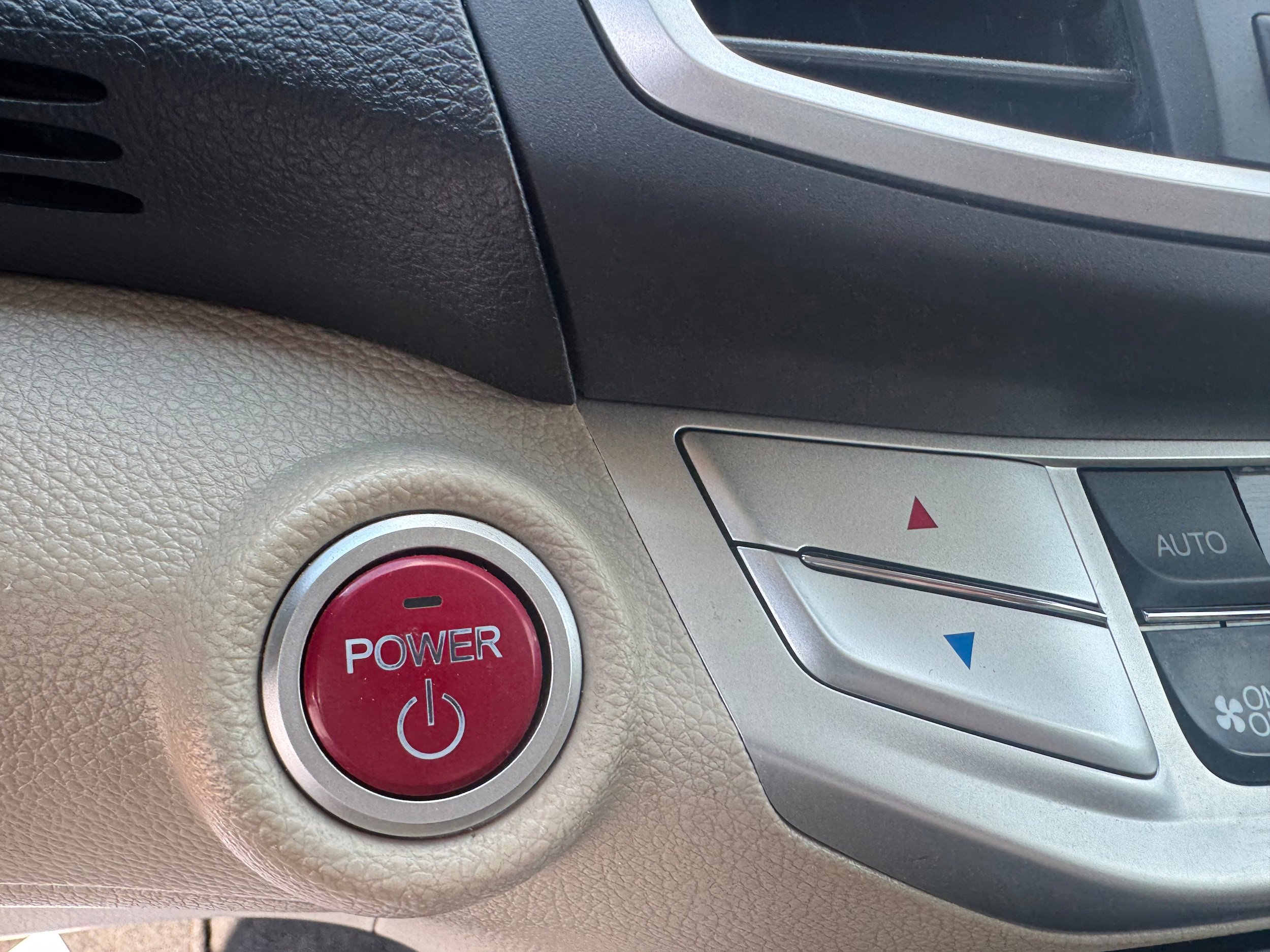 Used 2015 Honda Accord Hybrid Sedan image 18