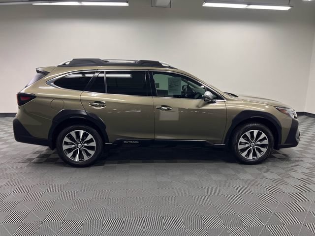 Used 2023 Subaru Outback Touring XT AWD/4WD image 4