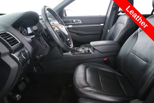 Used 2017 Ford Explorer Limited w/ Equipment Group 301A AWD/4WD image 17