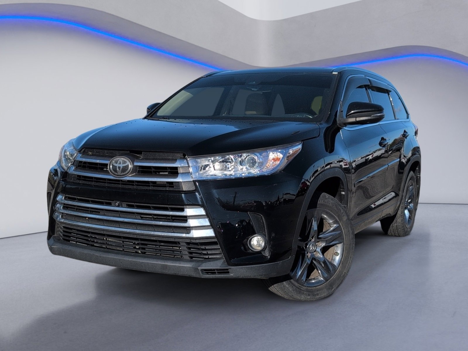 Used 2017 Toyota Highlander Limited Platinum image 2
