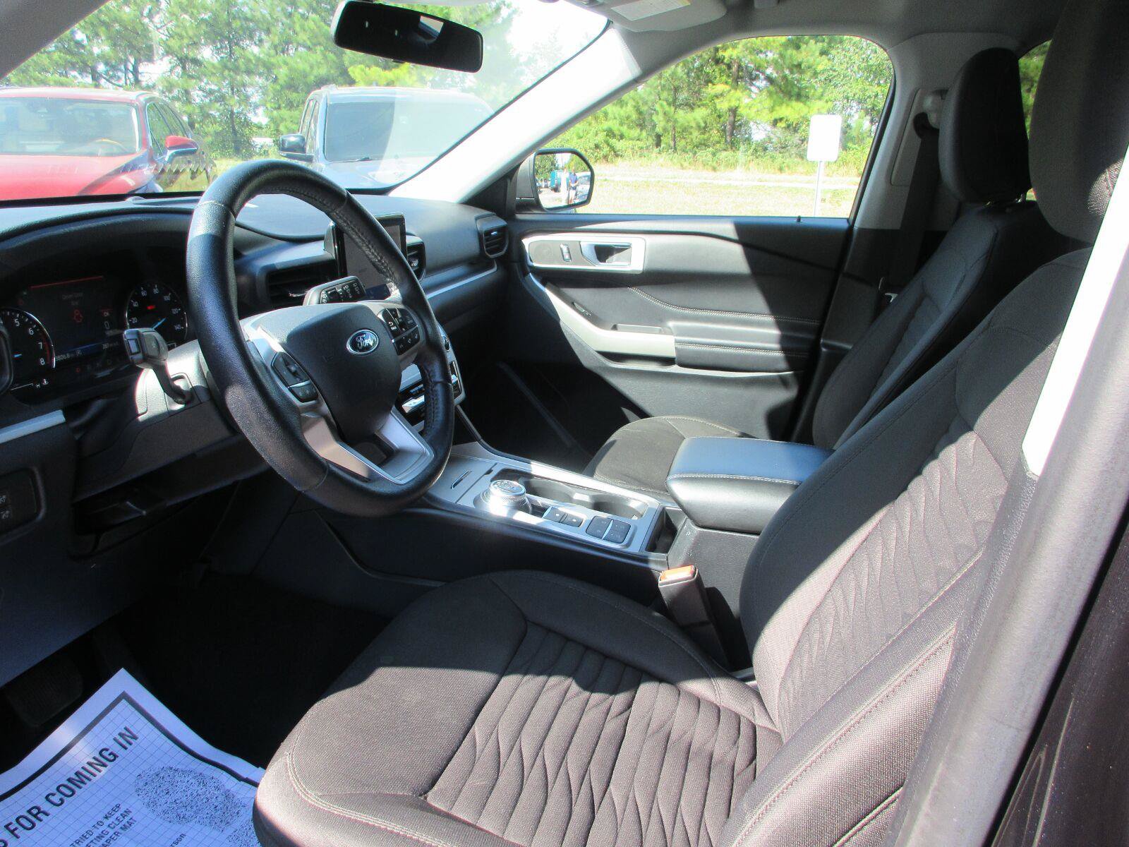 Used 2021 Ford Explorer XLT RWD image 11