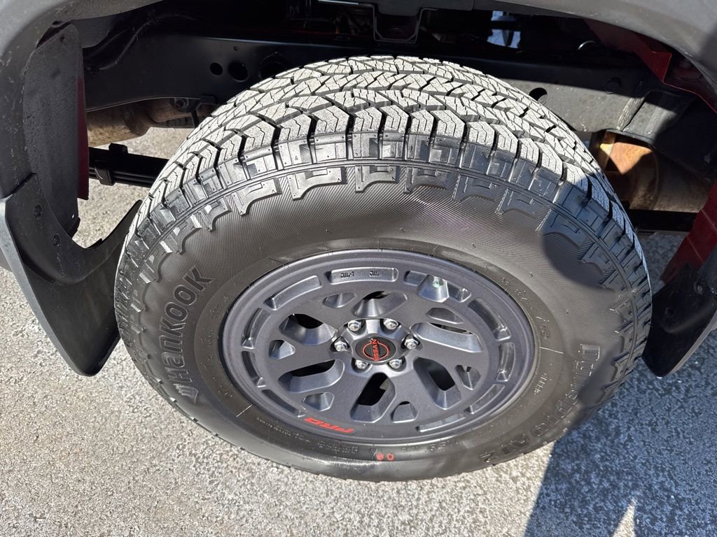 Used 2025 Nissan Frontier PRO-4X image 12