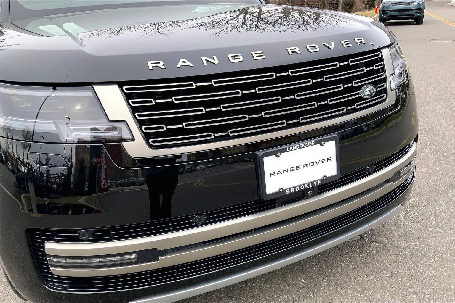 Used 2025 Land Rover Range Rover SE image 30