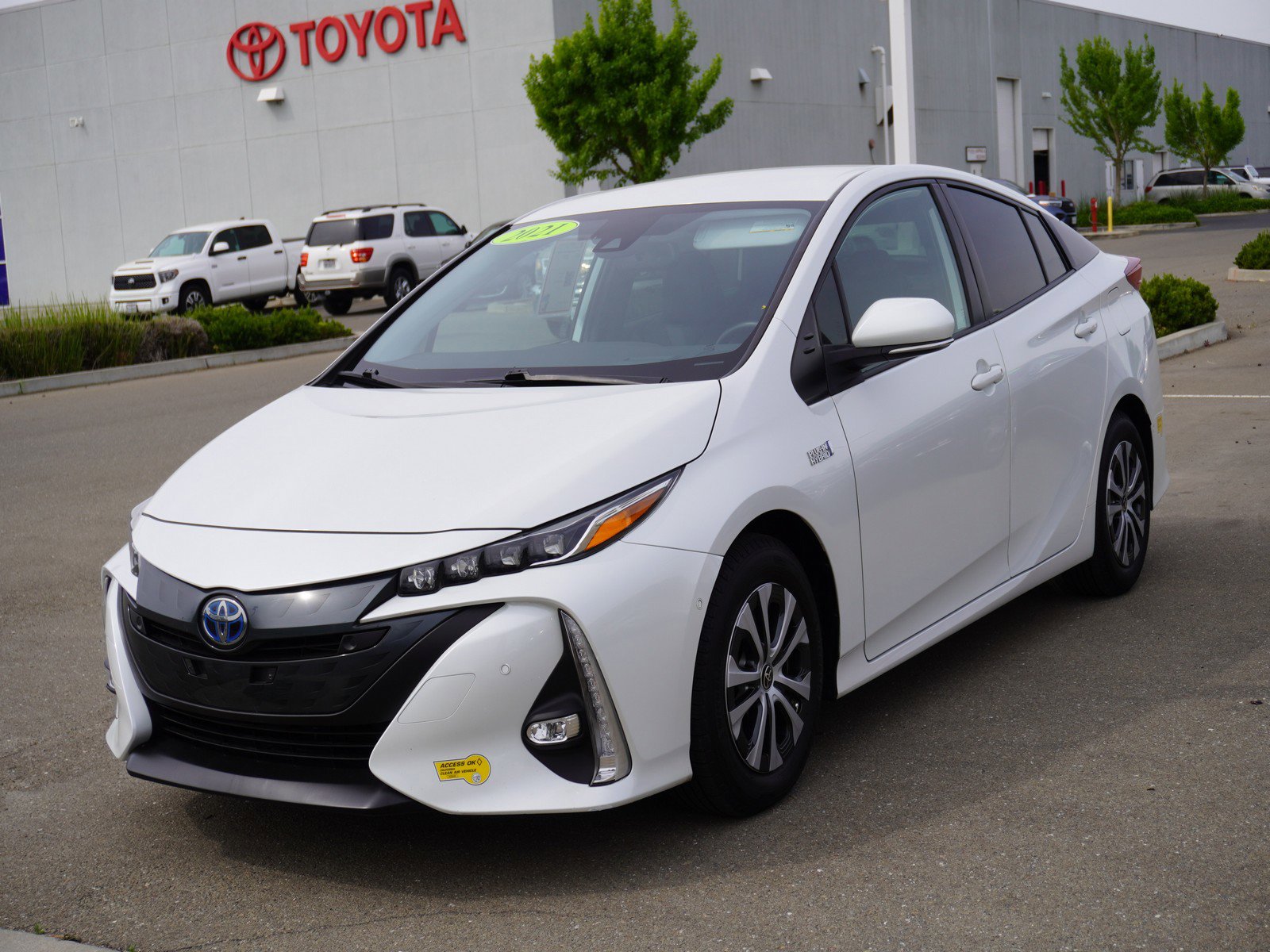 Used 2021 Toyota Prius Prime Limited w/ Carpet Mat Package (TMS) image 8