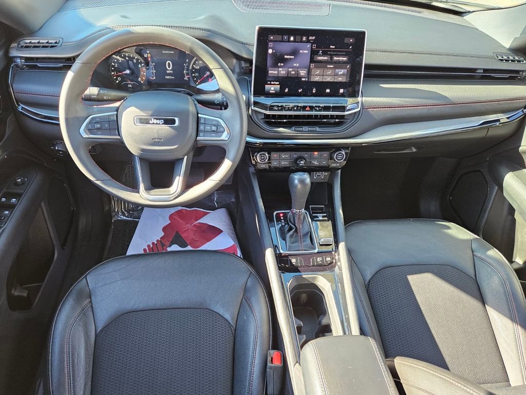 Used 2024 Jeep Compass Trailhawk image 7