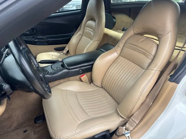 Used 2004 Chevrolet Corvette Coupe w/ Roof Package RWD image 9