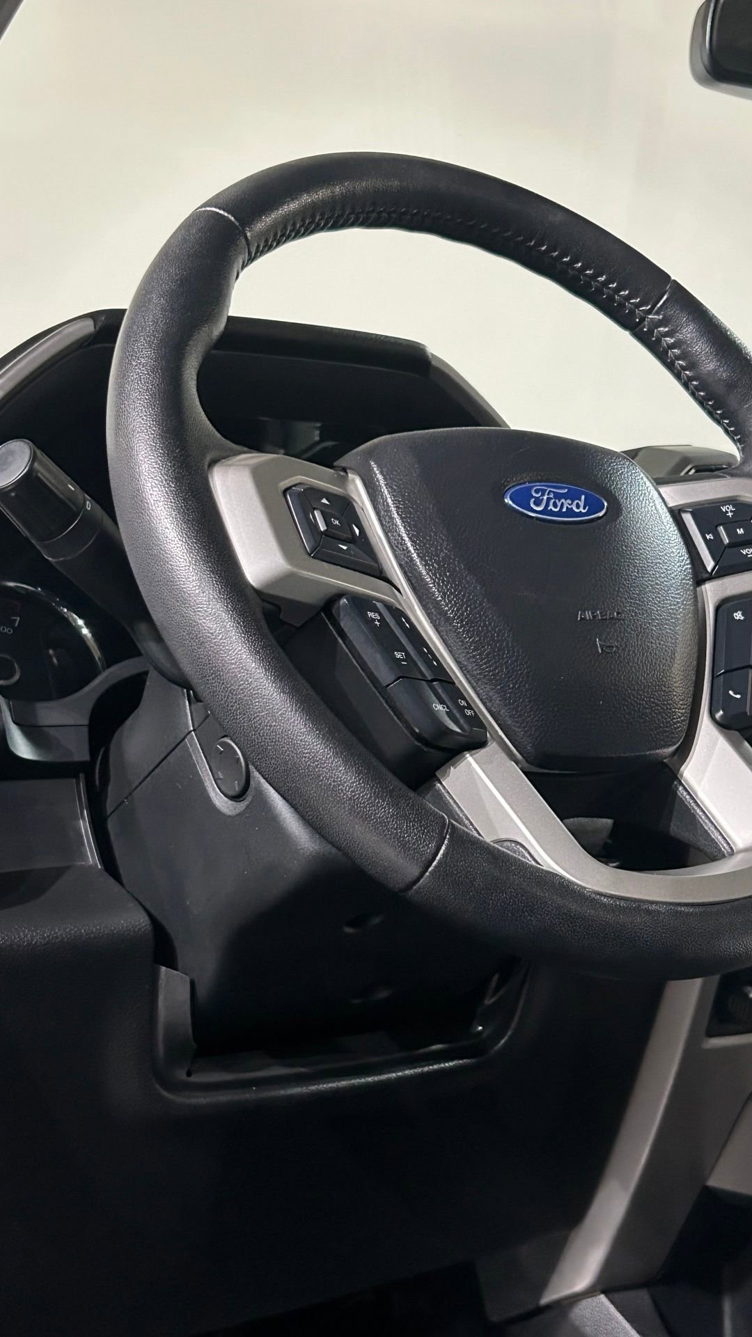 Used 2019 Ford F150 Lariat w/ Equipment Group 502A Luxury AWD/4WD image 46