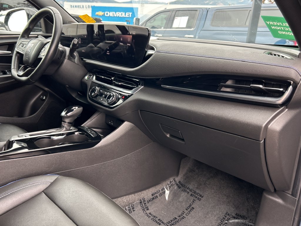 Used 2025 Buick Envista Sport Touring w/ Convenience II Package FWD image 8