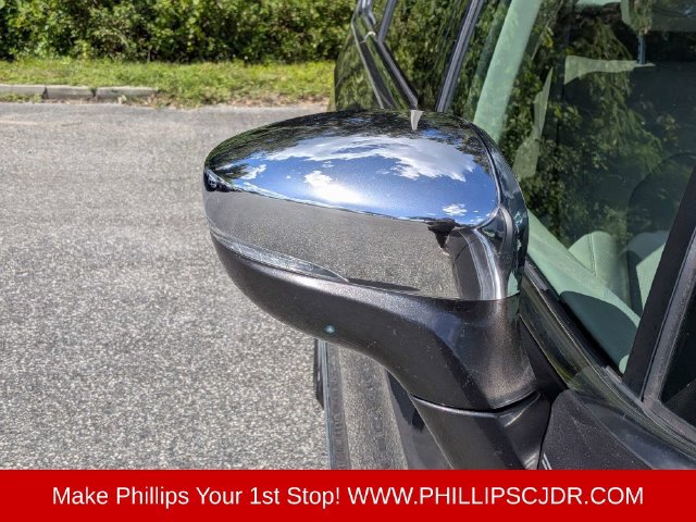 Certified 2019 Chrysler Pacifica Limited FWD image 11