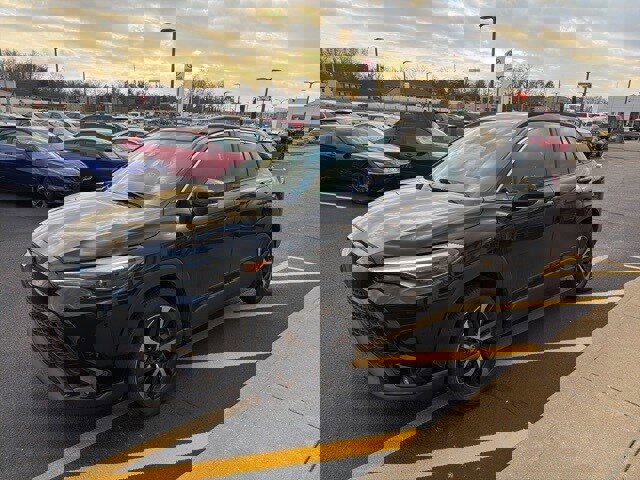 Used 2025 Toyota Corolla Cross AWD Hybrid image 2