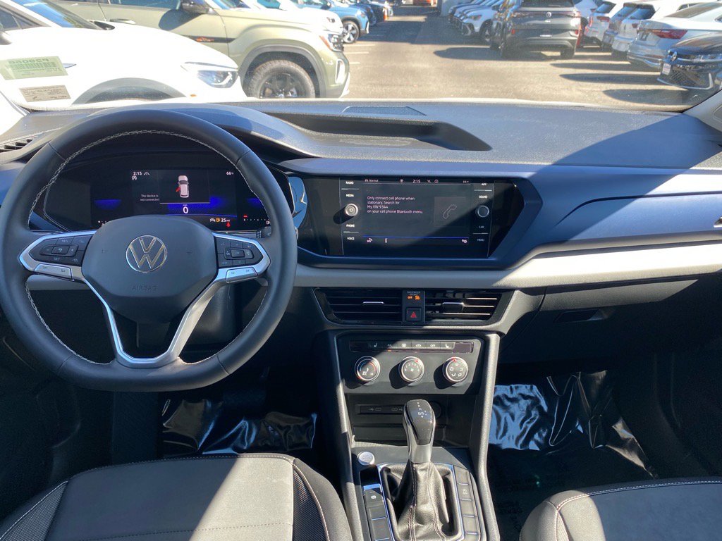 Used 2022 Volkswagen Taos SE w/ Panoramic Sunroof Package image 10