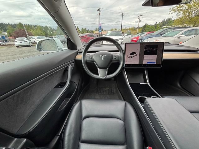 Used 2018 Tesla Model 3 Mid Range image 17