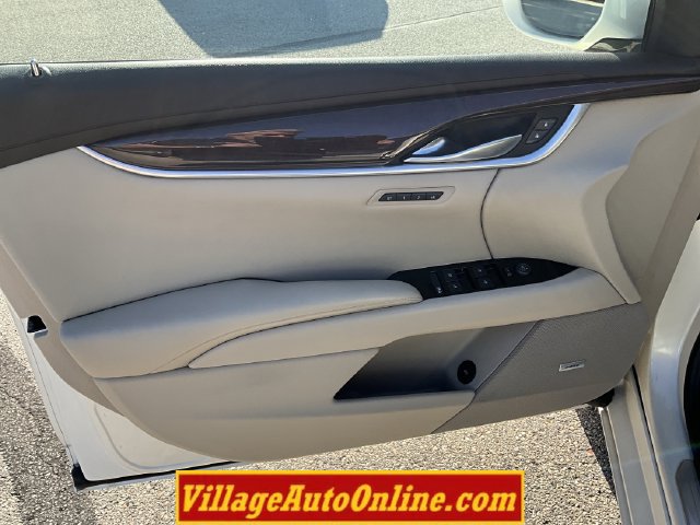 Used 2013 Cadillac XTS Premium AWD/4WD image 22