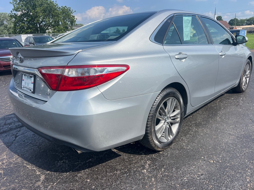 Used 2015 Toyota Camry SE FWD image 7