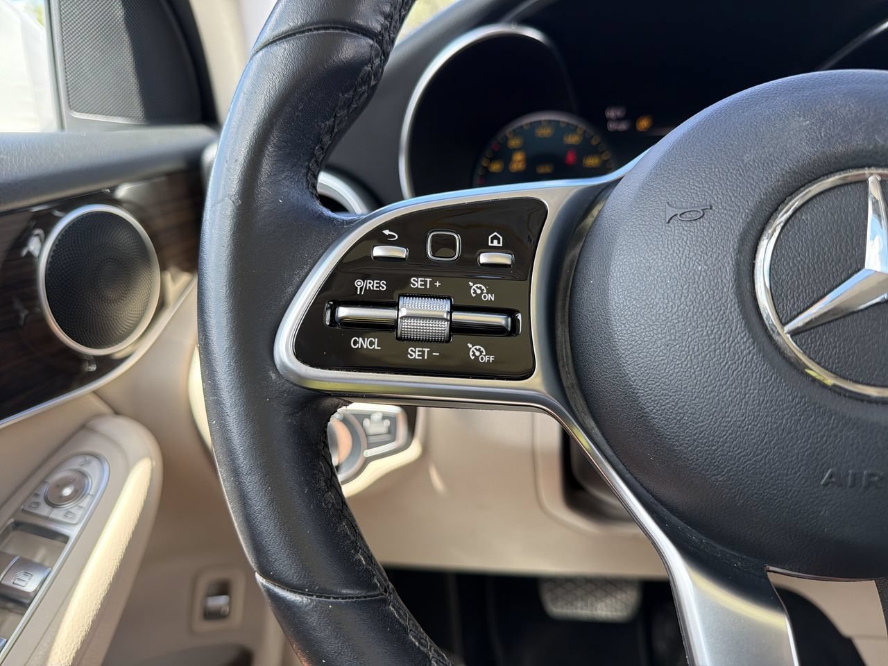 Used 2021 Mercedes-Benz GLC 300 image 28