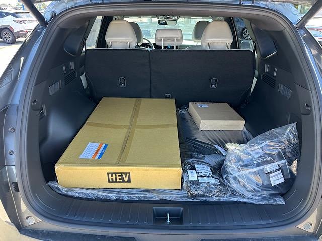 New 2025 Hyundai Tucson Limited image 6