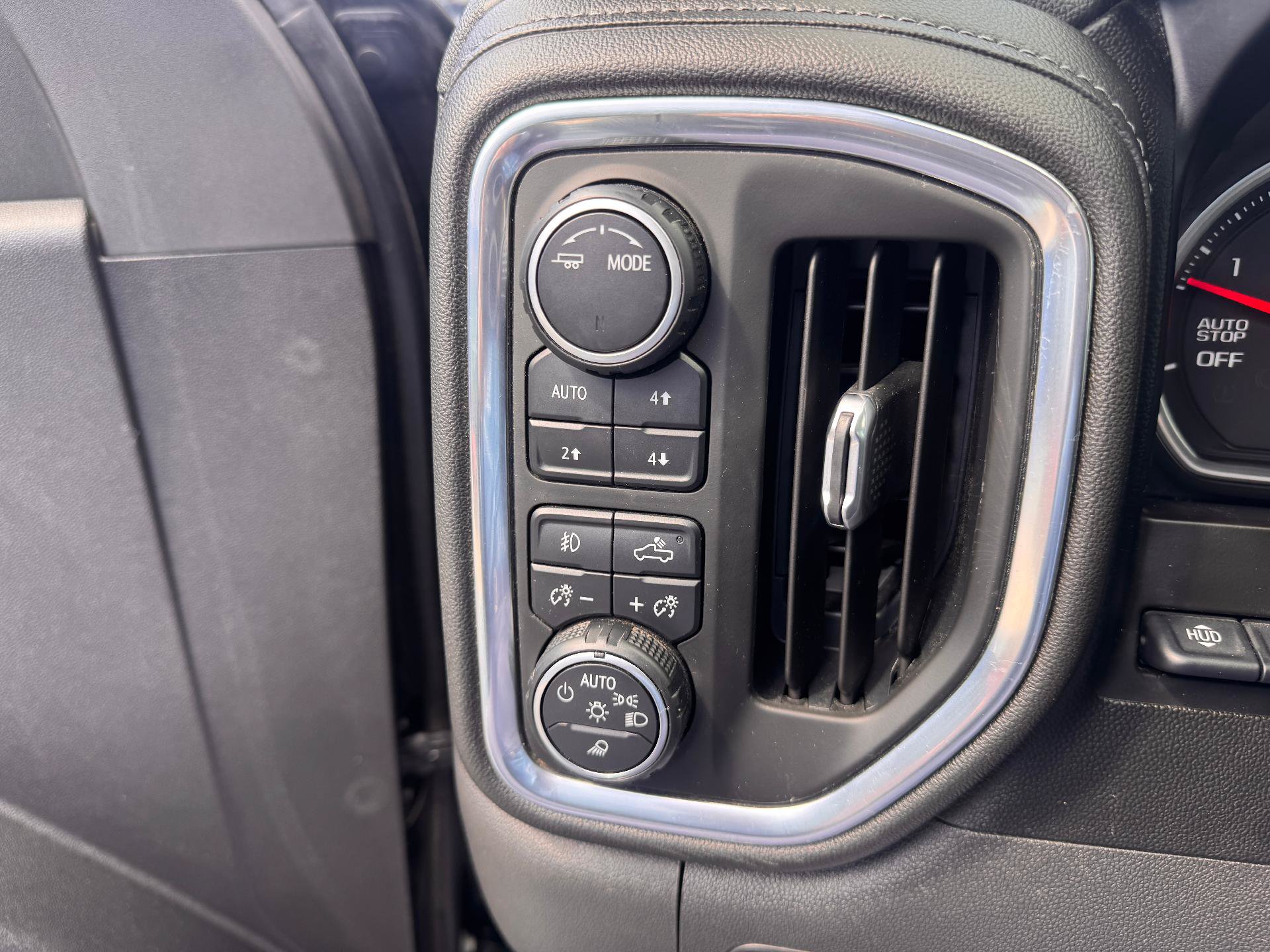 Used 2021 Chevrolet Silverado 1500 High Country w/ Technology Package AWD/4WD image 25