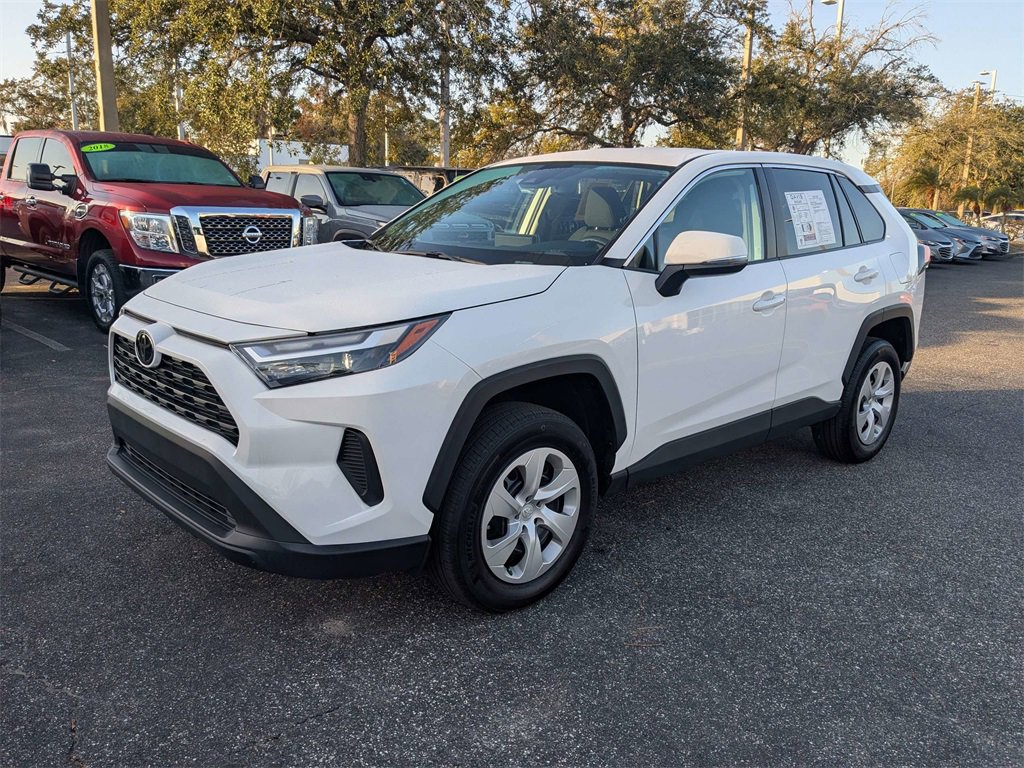 Used 2024 Toyota RAV4 LE image 8