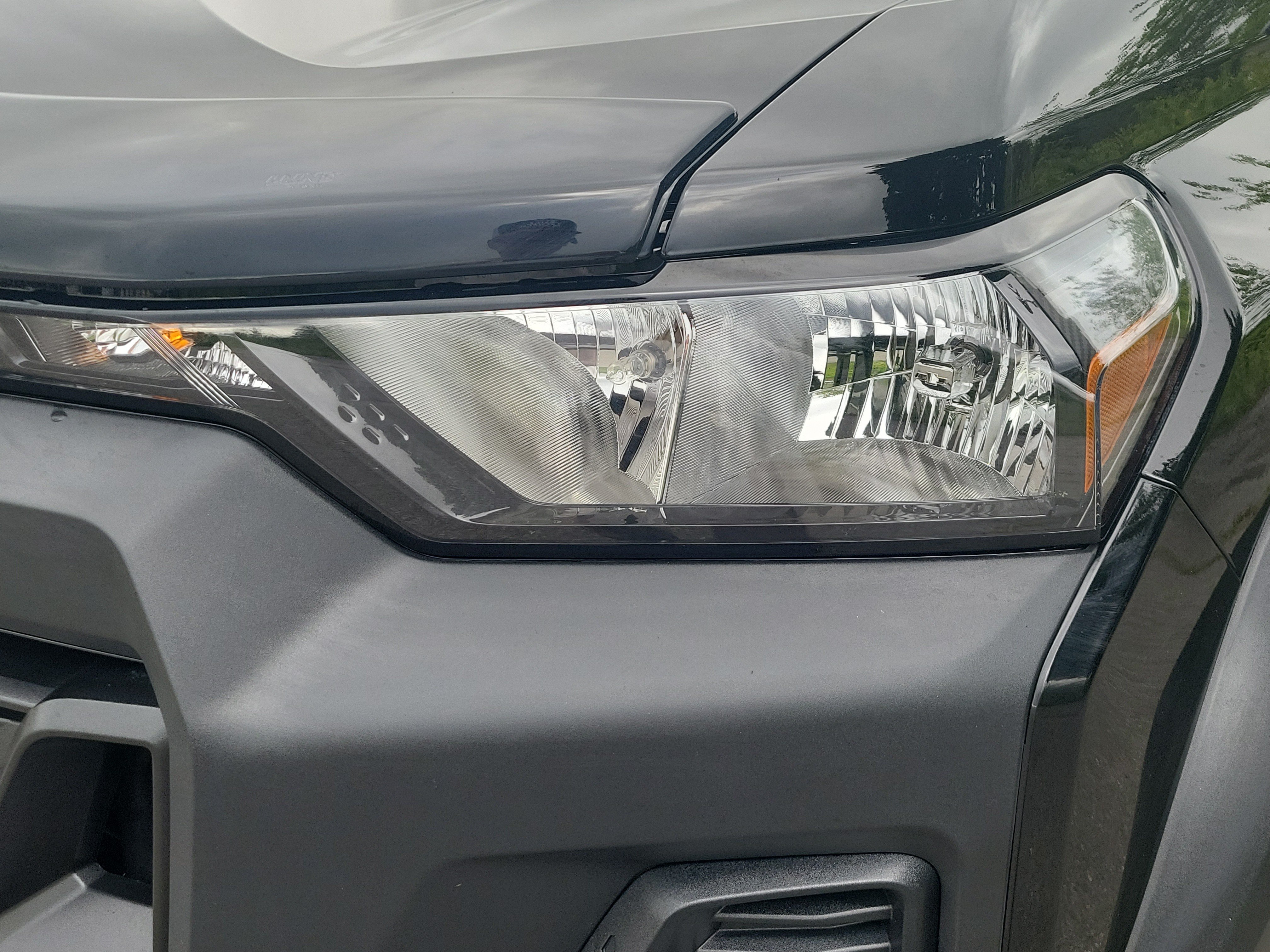 Used 2024 Chevrolet Colorado Trail Boss AWD/4WD image 9