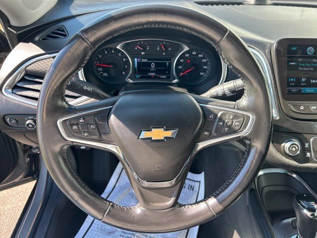 Used 2017 Chevrolet Malibu LT FWD image 16