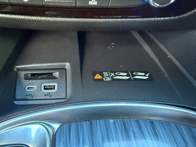 Used 2024 Buick Enclave Essence image 31