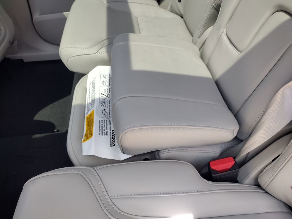 New 2026 Volvo XC90 B5 Ultra w/ Protection Package image 25