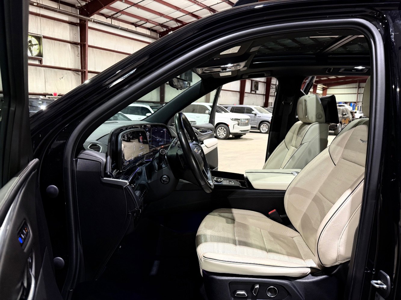Used 2021 Cadillac Escalade Sport w/ Driver Assist Tech Package AWD/4WD image 13