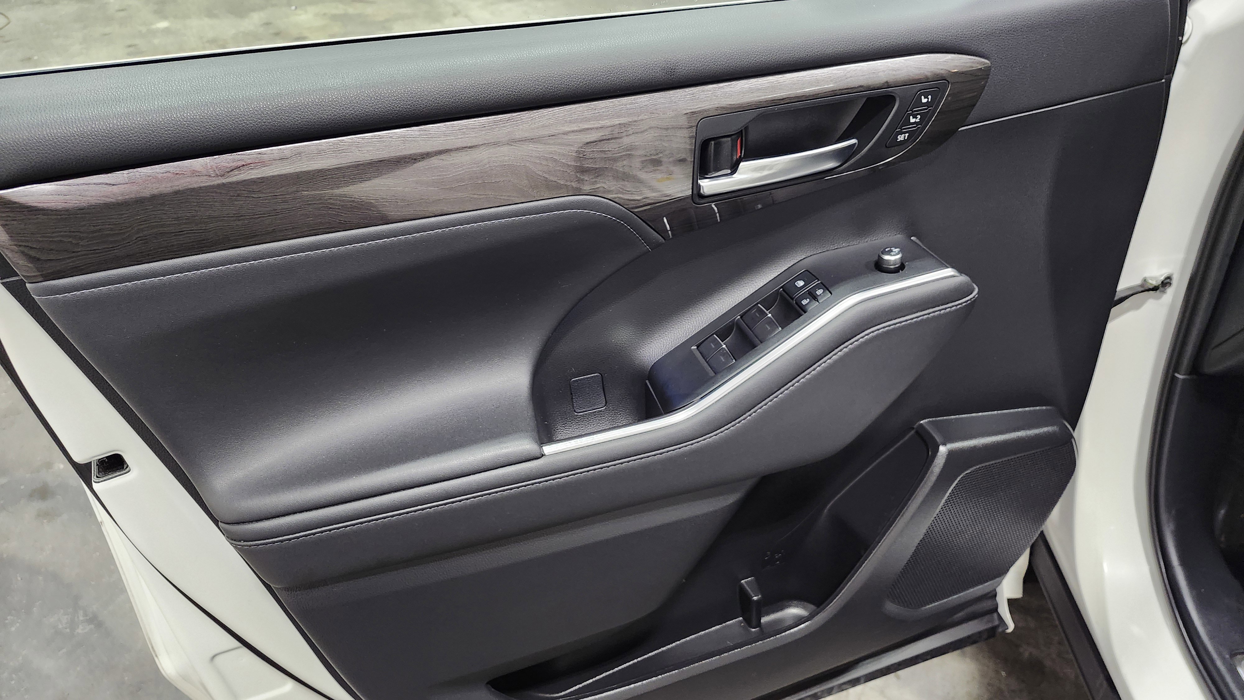 Used 2021 Toyota Highlander Platinum image 31