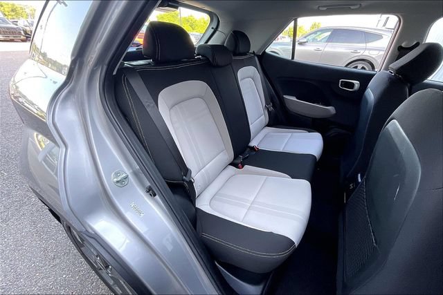 Certified 2024 Hyundai Venue SEL FWD image 27