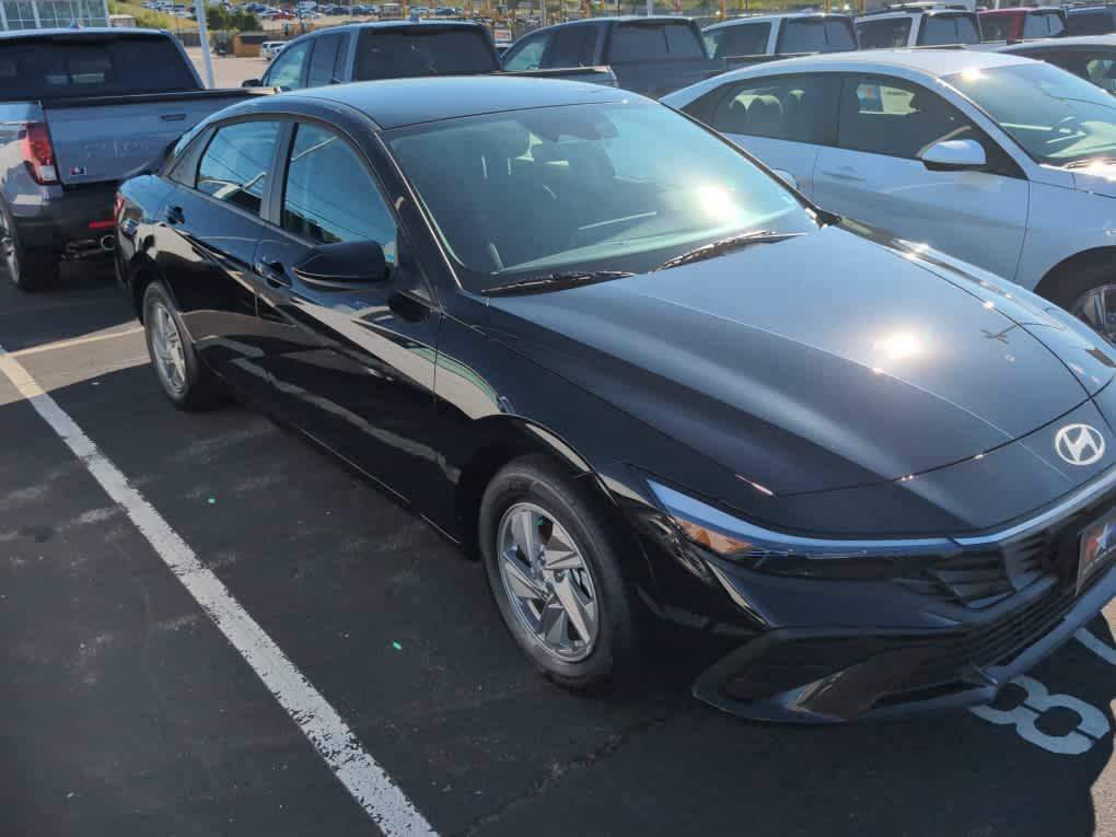 New 2026 Hyundai Elantra SE FWD image 12