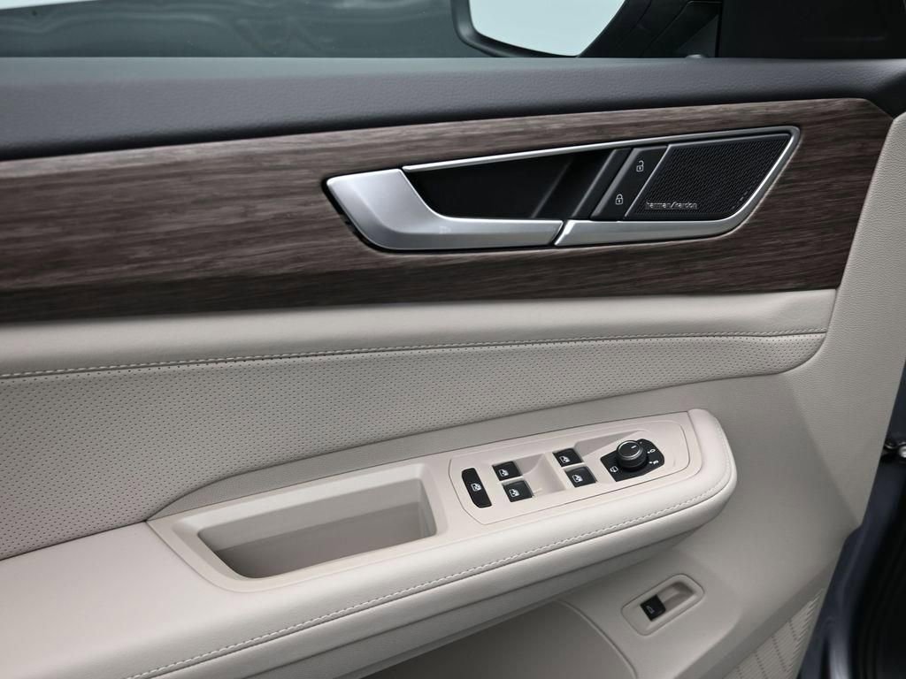 New 2026 Volkswagen Atlas SEL Premium R-Line image 12