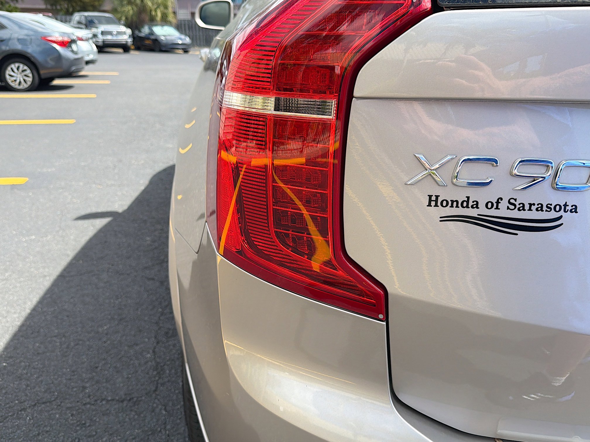 Used 2025 Volvo XC90 B6 Ultra w/ Protection Package Premier image 11