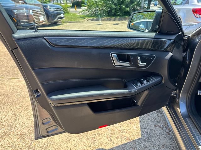 Used 2016 Mercedes-Benz E 350 4MATIC Sedan w/ Premium Package image 18