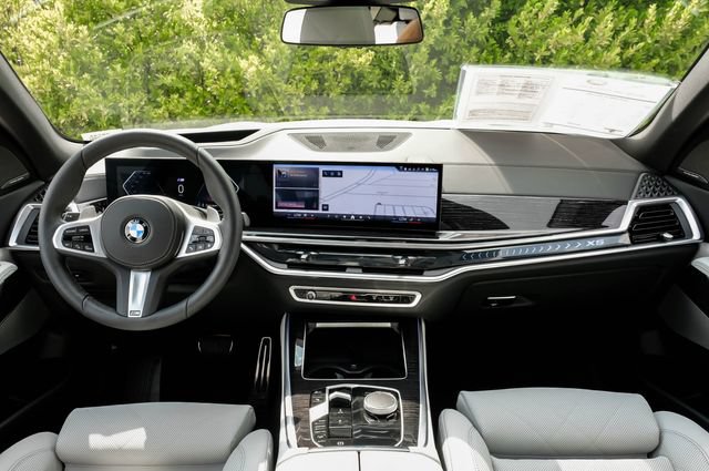 Used 2026 BMW X5 xDrive40i w/ M Sport Package AWD/4WD image 19