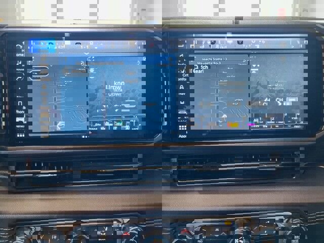 Used 2024 Jeep Wrangler Sahara w/ Technology Group AWD/4WD image 21