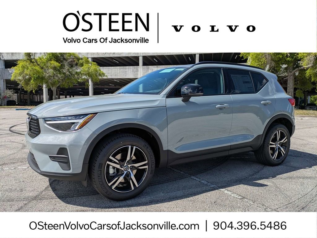 New 2026 Volvo XC40 B4 Core w/ Climate Package FWD image 1