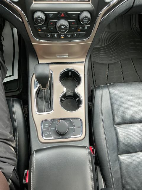 Used 2016 Jeep Grand Cherokee Limited w/ Luxury Group II image 9