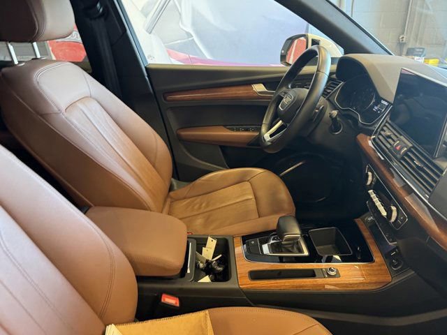 Used 2022 Audi Q5 2.0T Premium w/ Convenience Package AWD/4WD image 27