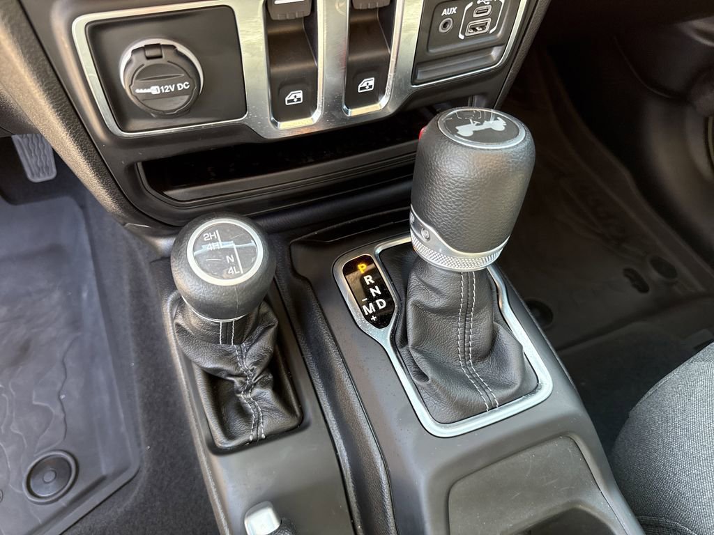 Used 2025 Jeep Wrangler Sport image 19