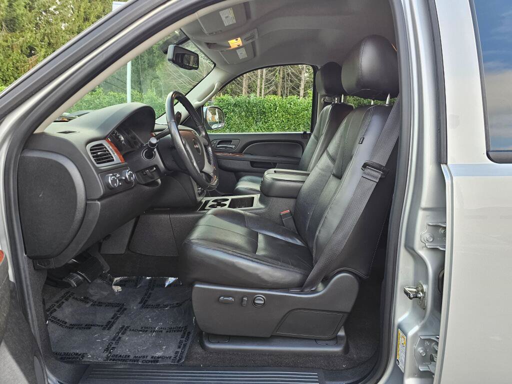 Used 2011 GMC Sierra 1500 SLT w/ Chrome Essentials Package AWD/4WD image 22
