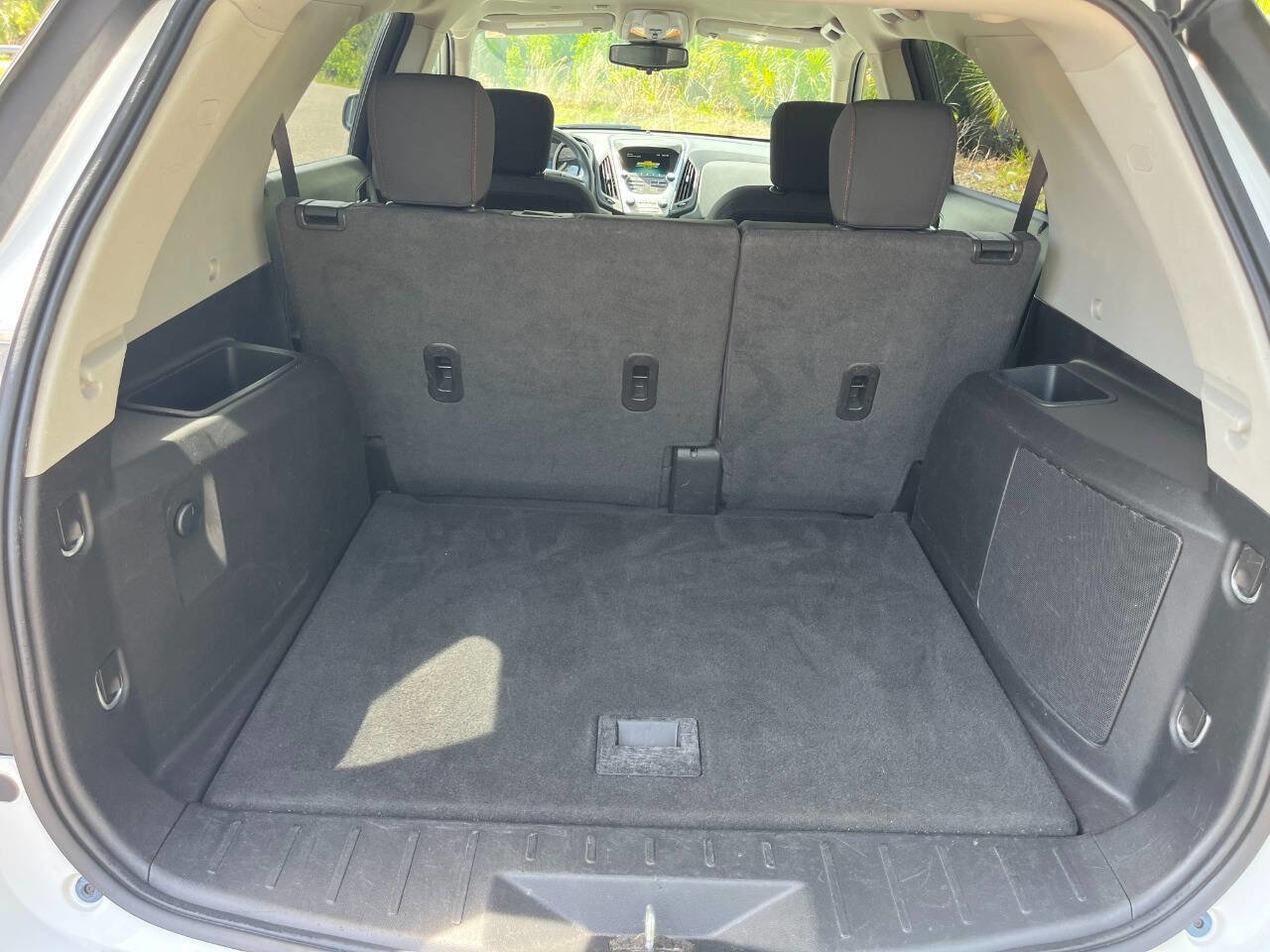 Used 2017 Chevrolet Equinox LS FWD image 18