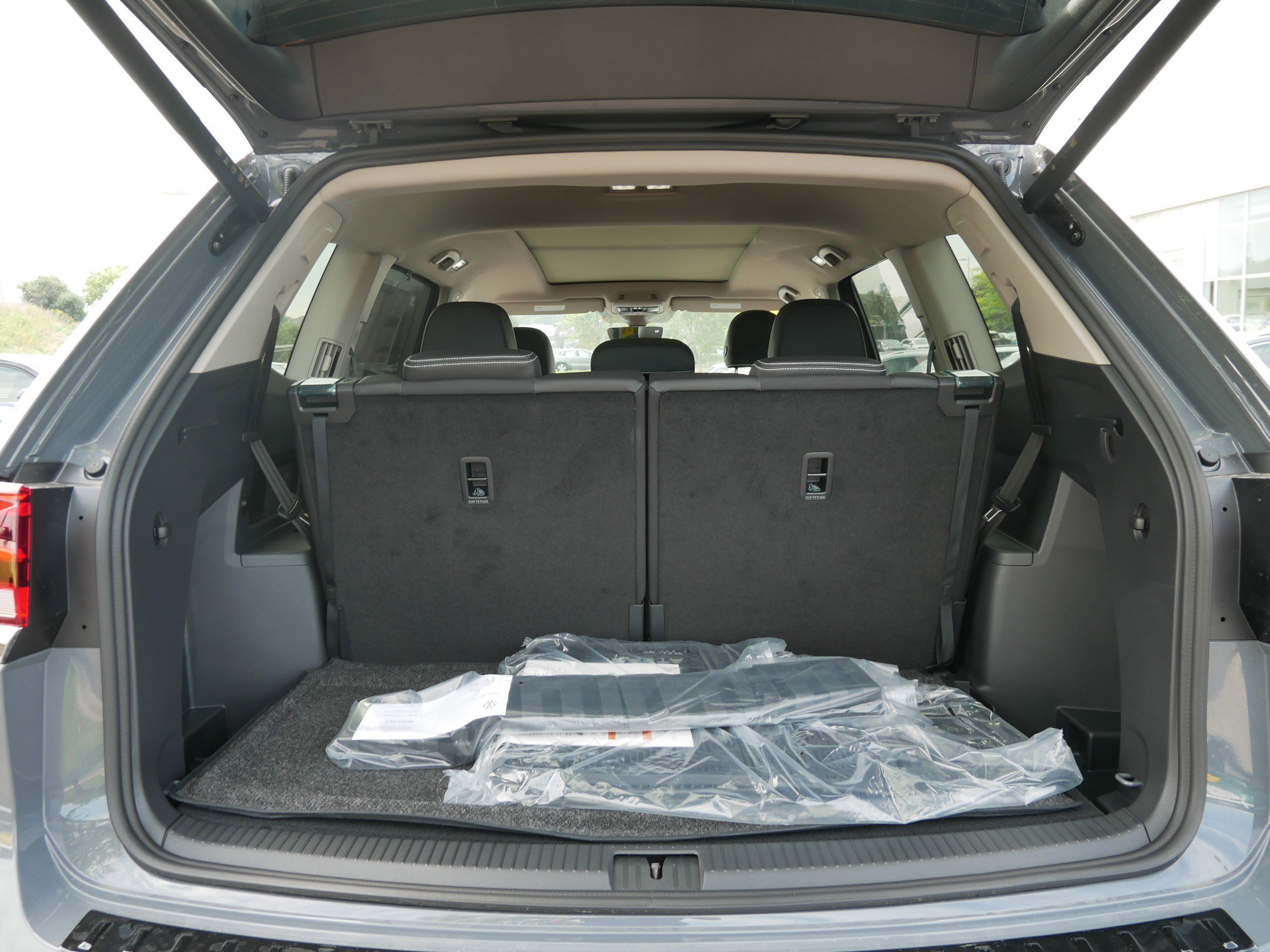 New 2026 Volkswagen Atlas SEL Premium R-Line image 6