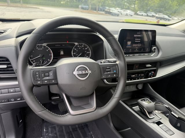 Used 2026 Nissan Rogue SV FWD image 13