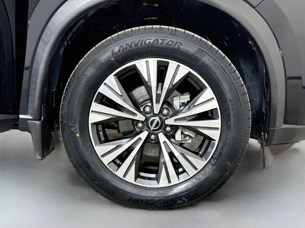 Used 2023 Nissan Rogue SV FWD image 31