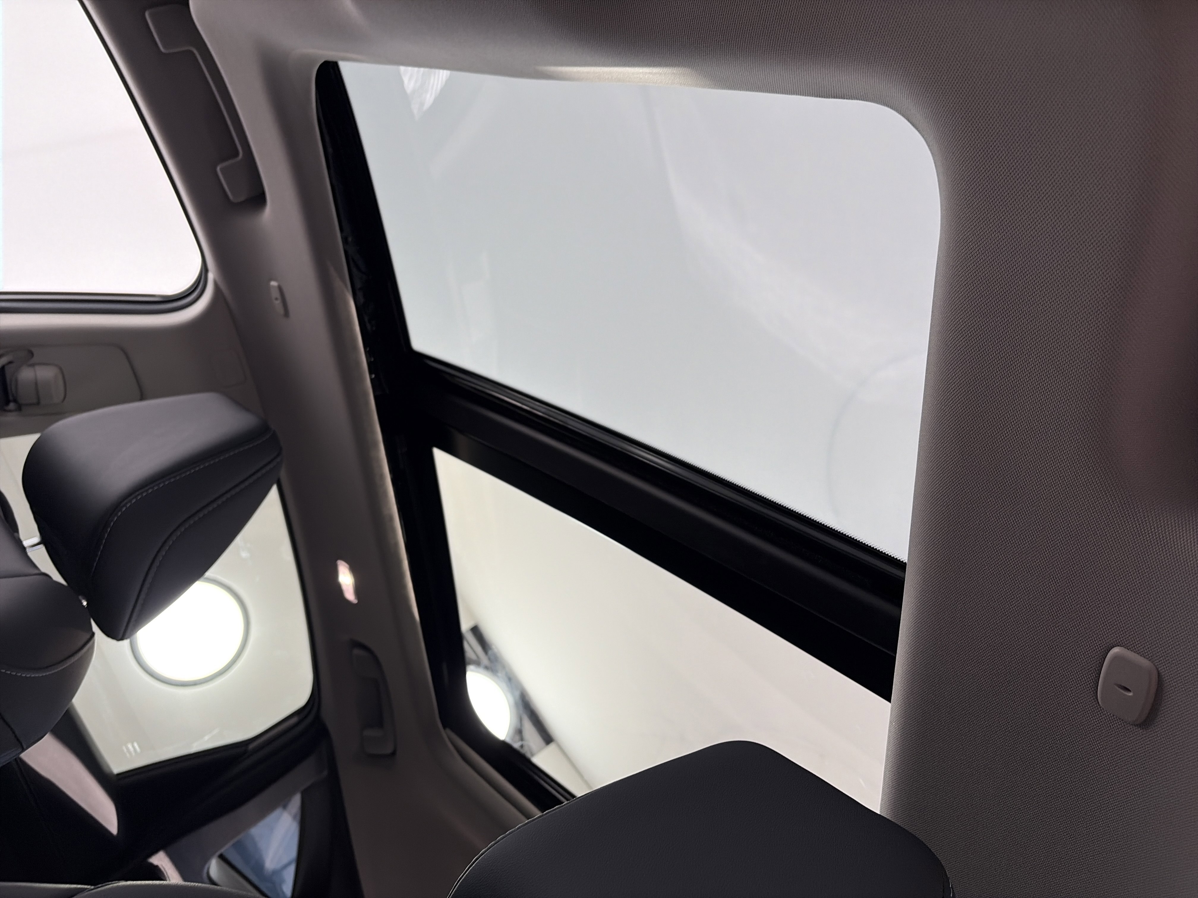 Certified 2025 Nissan Murano SL w/ Cargo Package image 18